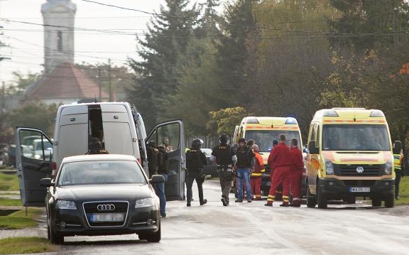 Megint meghosszabbították a bőnyi rendőrgyilkosság gyanúsítottjának előzetes letartóztatását