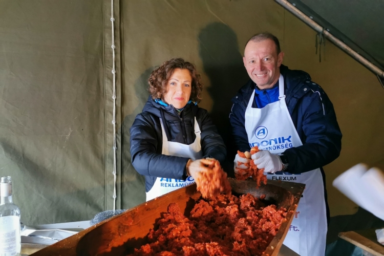 Egy Parádés hétvége disznóvágással és focival Abonyban